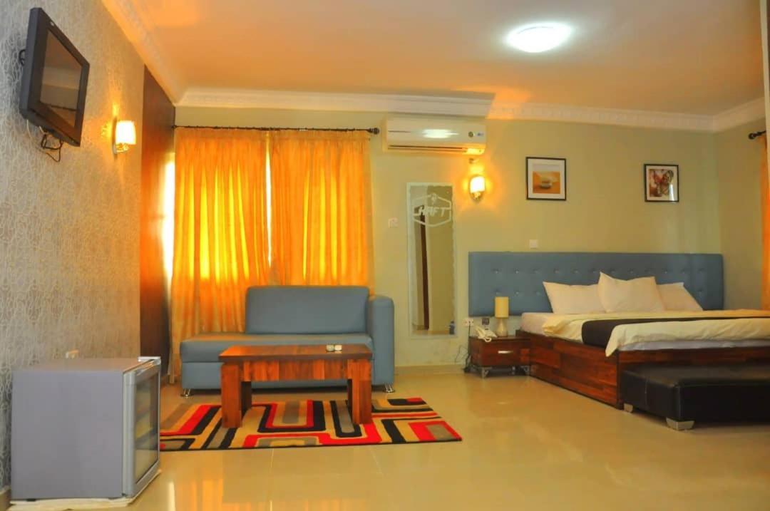 Royal Kaft Hotel Ikorodu Kültér fotó